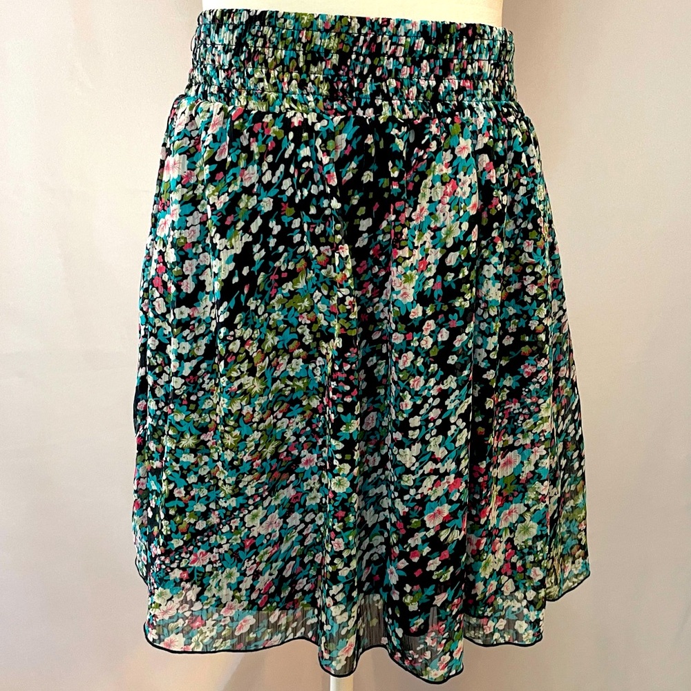 Xhilaration Above-The-Knee Floral Print Skirt.